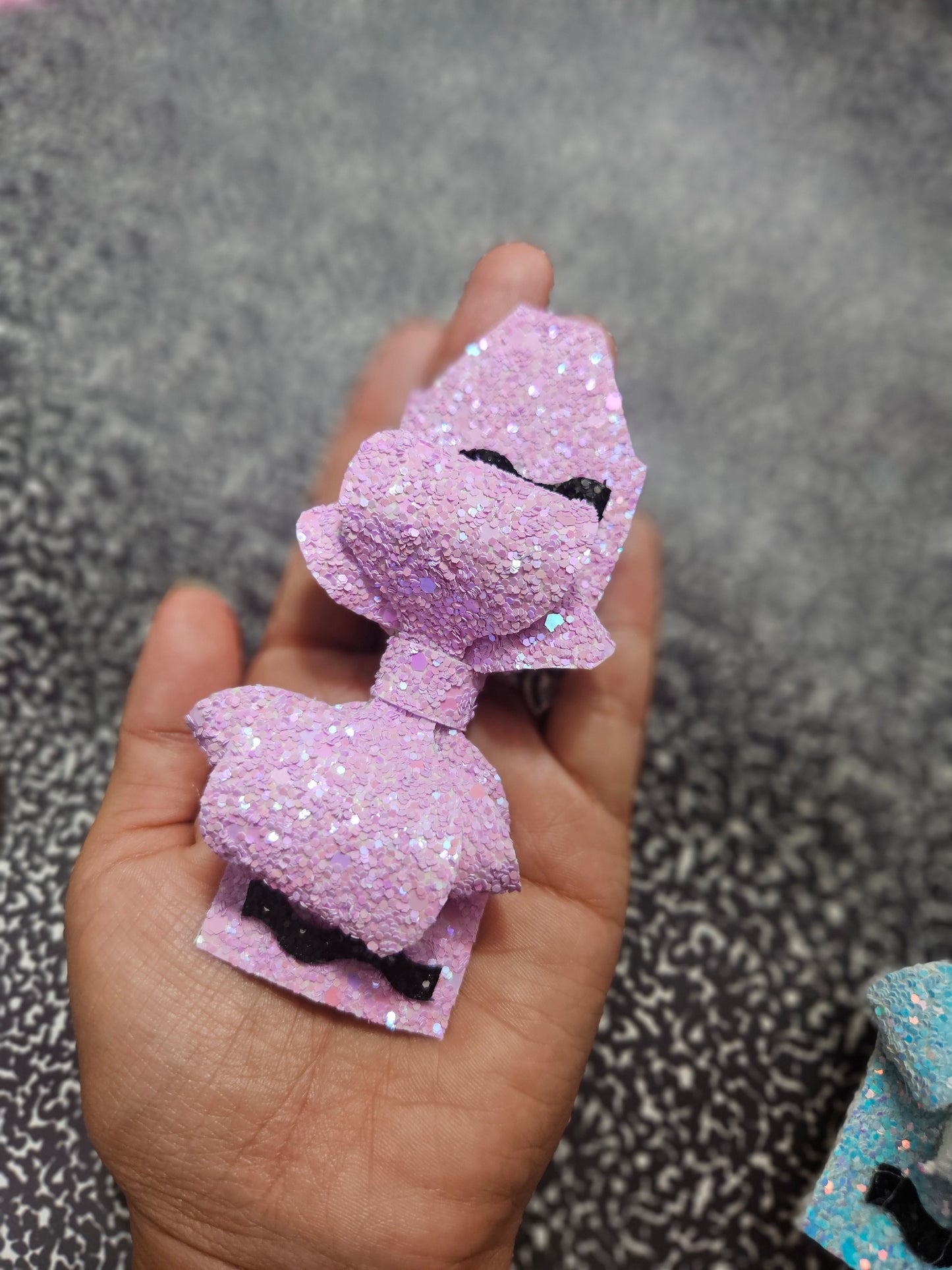 Crayon hairbow